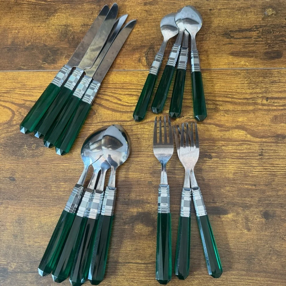 Vintage Emerald Green Lucite Handle Flatware Set Stainless Taiwan Hong Kong 15pc